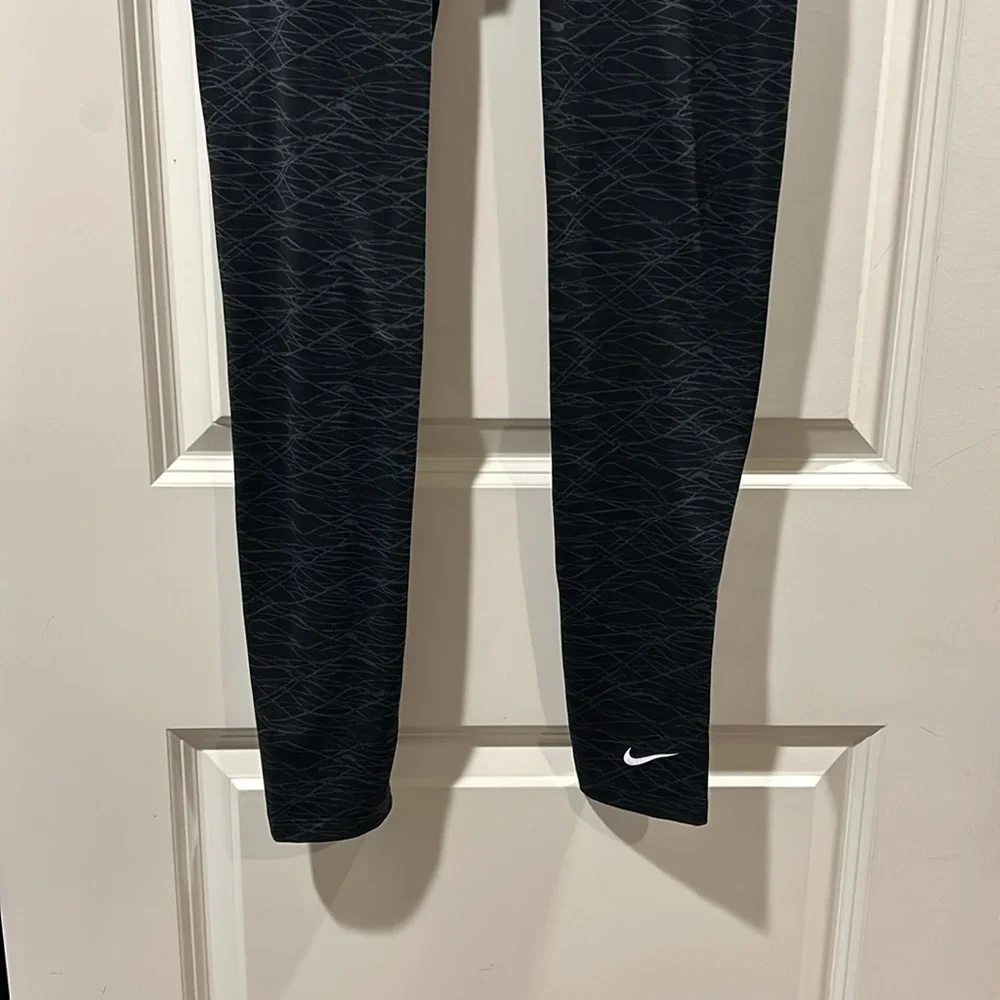 NIKE Pro Combat Dri-Fit Womens drawstring pattern Leggings therma-fit size S